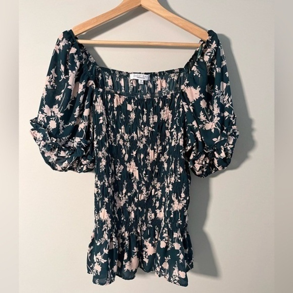 Sweet Rain‎ Dark Green & Pink Floral Blouse with Puff Sleeves